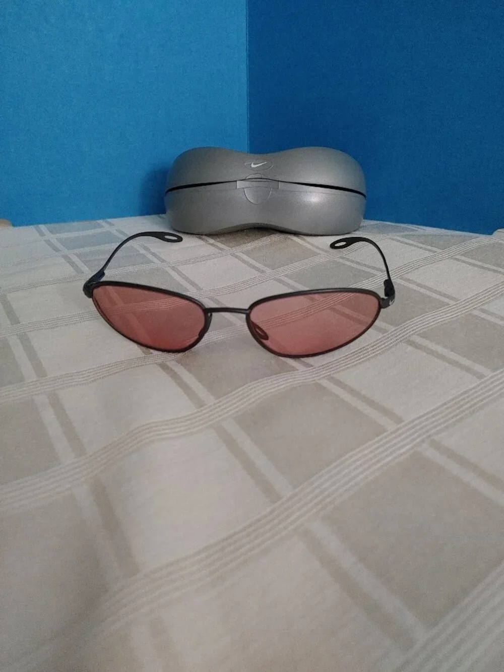 Vintage NIKE Oval Lenses & Black Metal Frames with NIKE Case